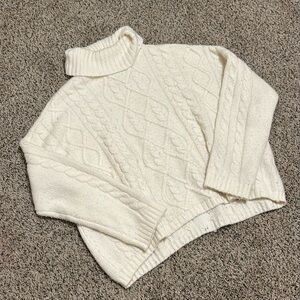 Abercrombie ✨ Cable Knit Turtle Sweater 🤍